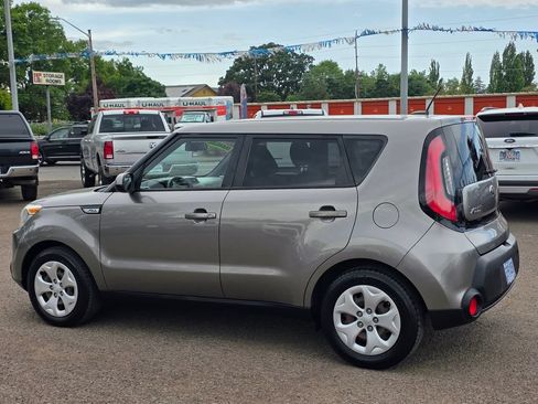 Used 2015 Kia Soul FWD image 2