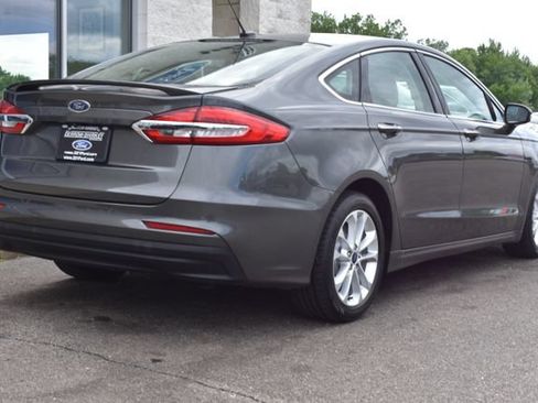 Used 2019 Ford Fusion Energi Titanium FWD image 17
