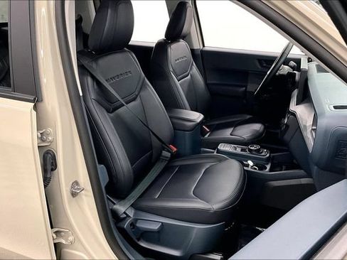 Used 2025 Ford Maverick Lariat w/ Black Appearance Package AWD/4WD image 8