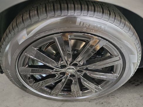 New 2025 Land Rover Range Rover SE image 10