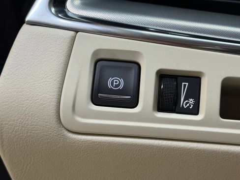 Used 2020 Cadillac XT5 Premium Luxury FWD image 30