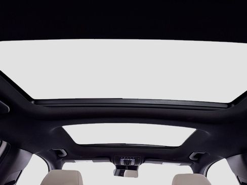 Used 2024 Mercedes-Benz GLB 250 4MATIC image 21