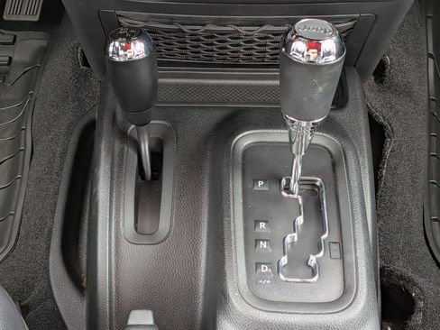 Used 2017 Jeep Wrangler Unlimited Rubicon image 20