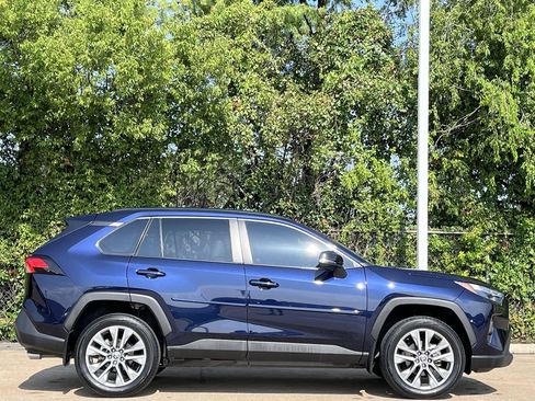 Used 2023 Toyota RAV4 XLE Premium FWD image 3