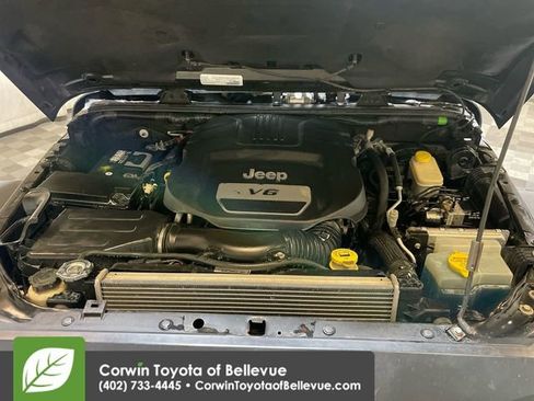 Used 2016 Jeep Wrangler Unlimited Rubicon image 14