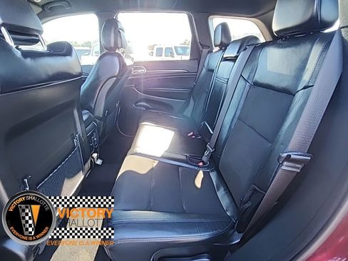 Certified 2022 Jeep Grand Cherokee Laredo X image 31