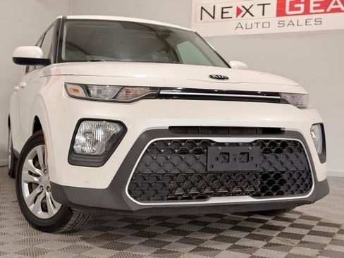 Used 2020 Kia Soul LX FWD image 3