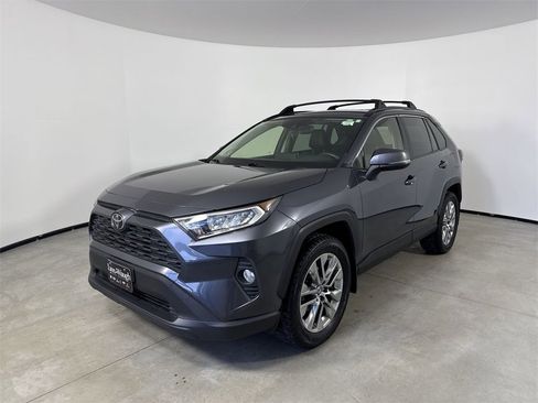 Used 2020 Toyota RAV4 XLE Premium image 1