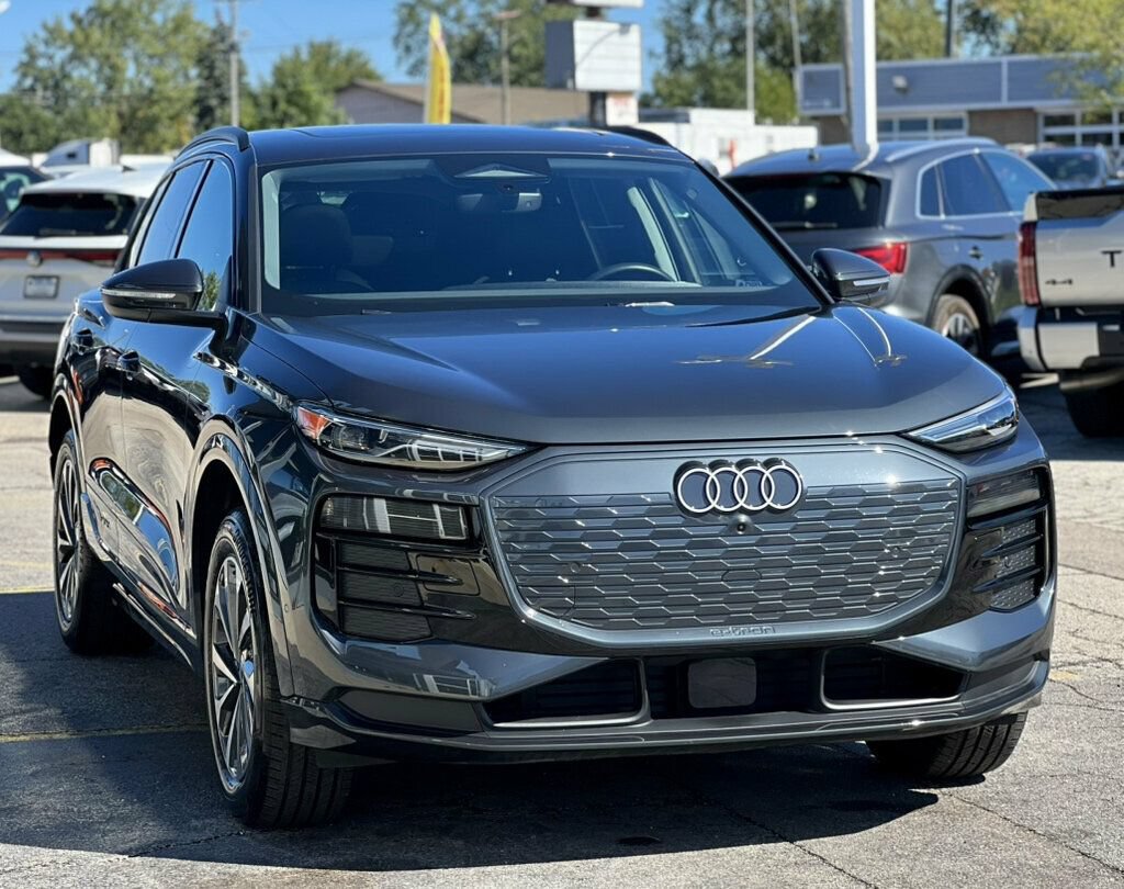 Used 2025 Audi Q6 e-tron Premium w/ Convenience Package AWD/4WD image 33