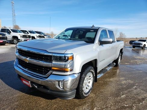 Used 2018 Chevrolet Silverado 1500 LT w/ All Star Edition image 3