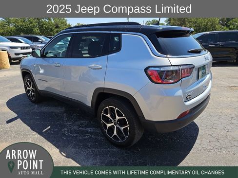 Used 2025 Jeep Compass Limited AWD/4WD image 8