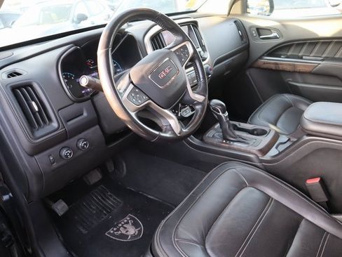 Used 2022 GMC Canyon Denali image 22