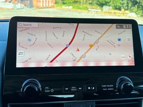 Used 2024 Nissan Armada SL w/ Captain's Chairs Package image 19