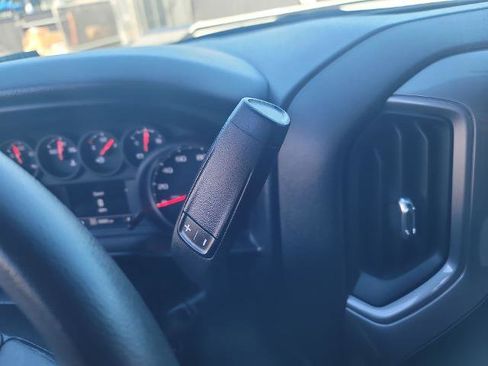 Used 2022 Chevrolet Silverado 2500 Custom w/ Custom Value Package image 15