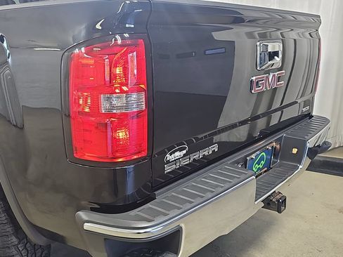 Used 2017 GMC Sierra 1500 SLE w/ SLE Value Package AWD/4WD image 38