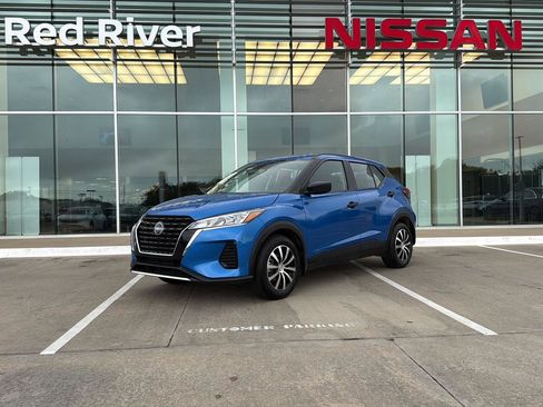 Used 2025 Nissan Kicks Play S FWD image 1