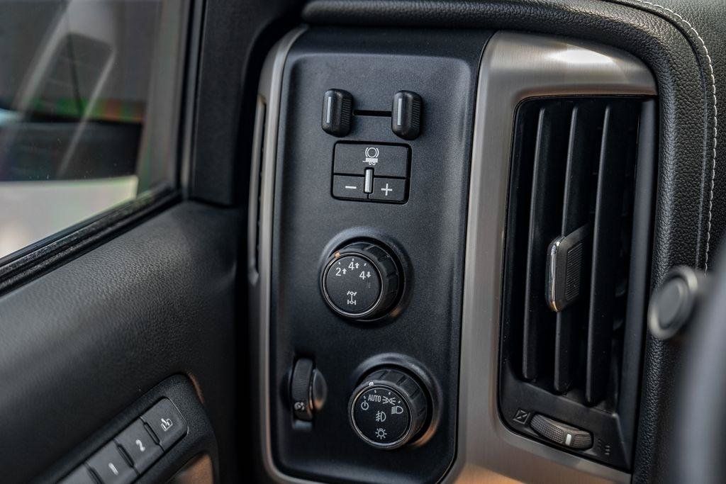 Used 2016 GMC Sierra 2500 Denali w/ Duramax Plus Package AWD/4WD image 35
