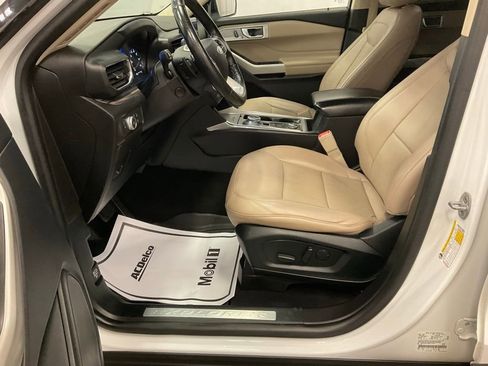 Used 2021 Ford Explorer Limited w/ Equipment Group 301A image 4