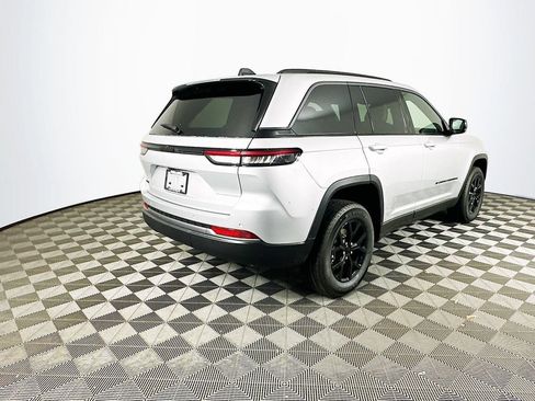 New 2026 Jeep Grand Cherokee Altitude AWD/4WD image 10