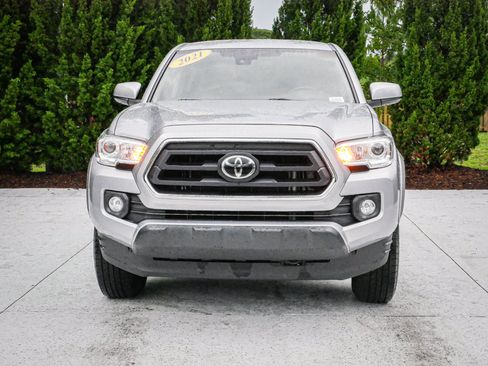 Used 2021 Toyota Tacoma SR5 RWD image 3