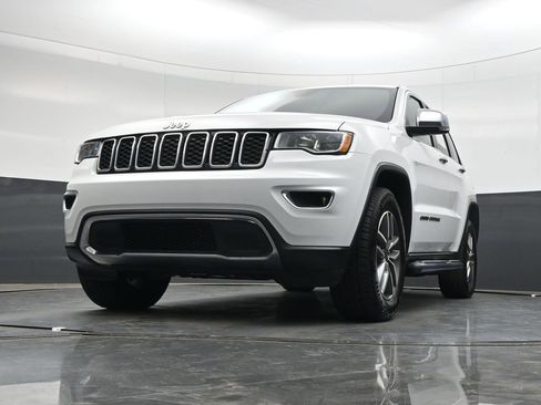 Used 2021 Jeep Grand Cherokee Limited AWD/4WD image 42