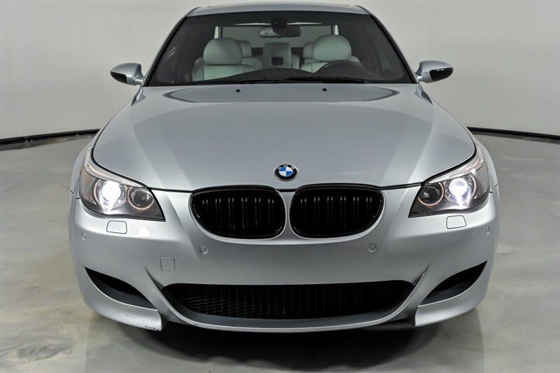 Used 2006 BMW M5 RWD image 5