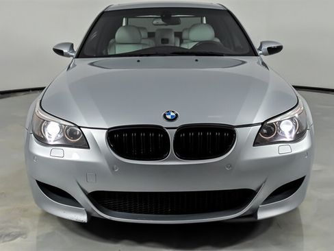 Used 2006 BMW M5 RWD image 5