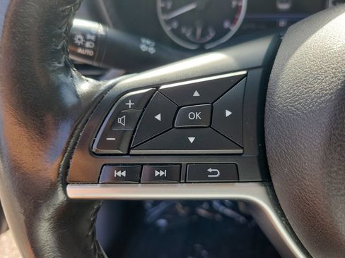 Certified 2022 Nissan Sentra SV FWD image 19