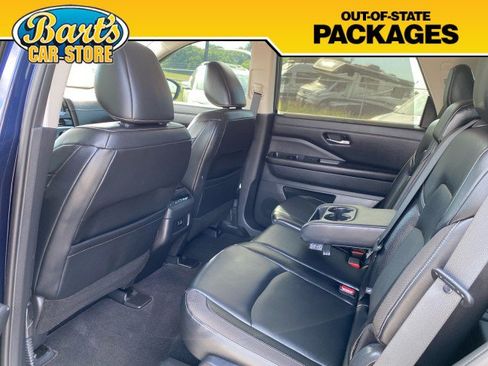 Used 2022 Nissan Pathfinder SL AWD/4WD image 21
