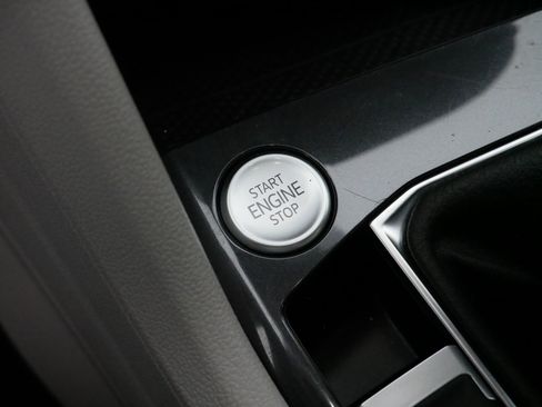 Certified 2022 Volkswagen Tiguan SE image 28