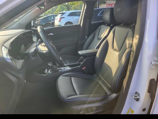 Certified 2026 Buick Encore GX Sport Touring w/ Comfort Package AWD/4WD image 9