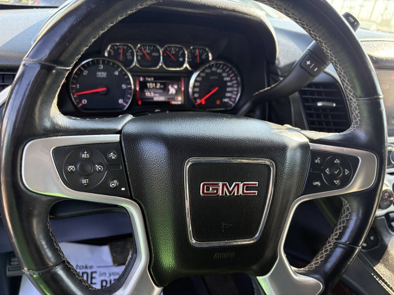 Used 2015 GMC Yukon SLT AWD/4WD image 33
