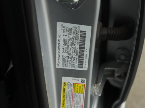 Used 2021 Acura TLX with Advance Package image 6