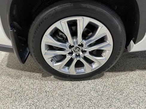 Used 2023 Toyota Highlander Limited AWD/4WD image 21