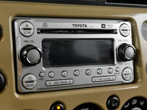 Used 2014 Toyota FJ Cruiser 4WD w/ Upgrade Package image 30