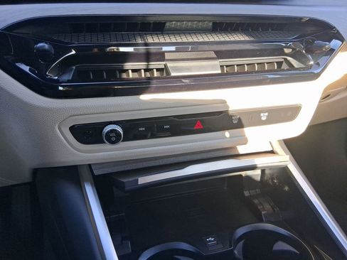 Used 2026 BMW 330i Sedan w/ Convenience Package image 17