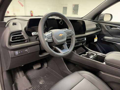 New 2026 Chevrolet Traverse LT w/ Sun and Wheel Package image 4