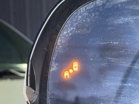 Used 2014 Toyota Sienna XLE image 28