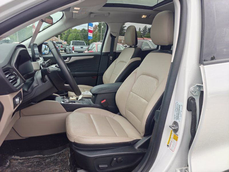 Used 2022 Ford Escape SEL w/ Technology Package AWD/4WD image 8