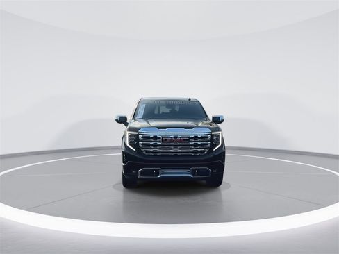 Used 2022 GMC Sierra 1500 Denali w/ Denali Reserve Package image 3
