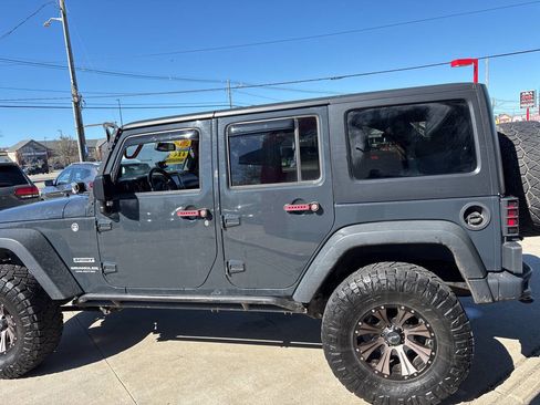 Used 2017 Jeep Wrangler Unlimited Sport w/ Quick Order Package 24S AWD/4WD image 5