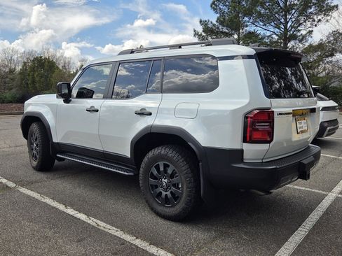 Used 2024 Toyota Land Cruiser image 5