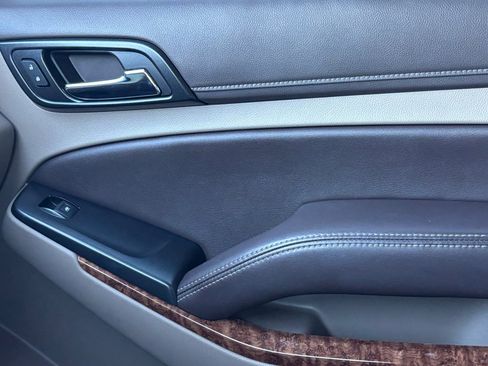 Used 2020 Chevrolet Tahoe Premier w/ Premier 6.2L Value Package image 33