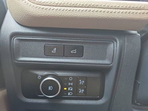 Used 2024 Ford Expedition Limited AWD/4WD image 10