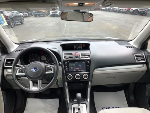 Used 2017 Subaru Forester 2.5i Premium w/ All-Weather Package AWD/4WD image 11