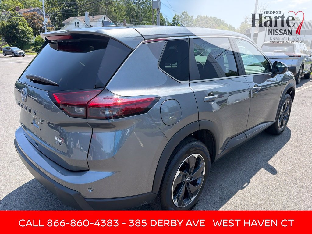 Certified 2026 Nissan Rogue SV AWD/4WD image 8