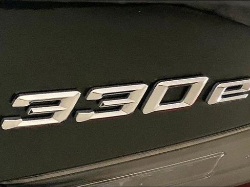 Certified 2023 BMW 330e w/ Convenience Package image 30