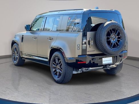 New 2026 Land Rover Defender 110 X-Dynamic SE image 7