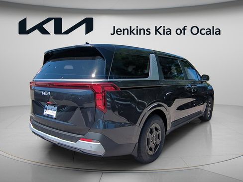 New 2026 Kia Carnival FWD image 6
