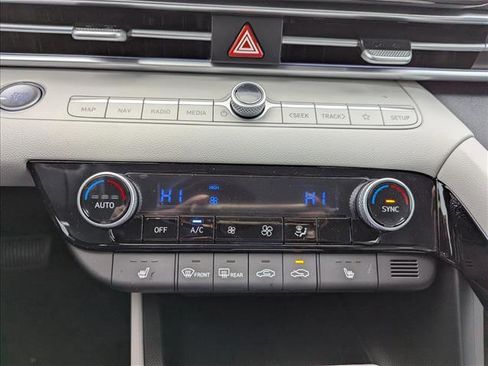 New 2026 Hyundai Elantra Limited FWD image 20